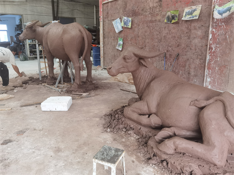 不銹鋼雕塑如何保養(yǎng)和維護(hù)